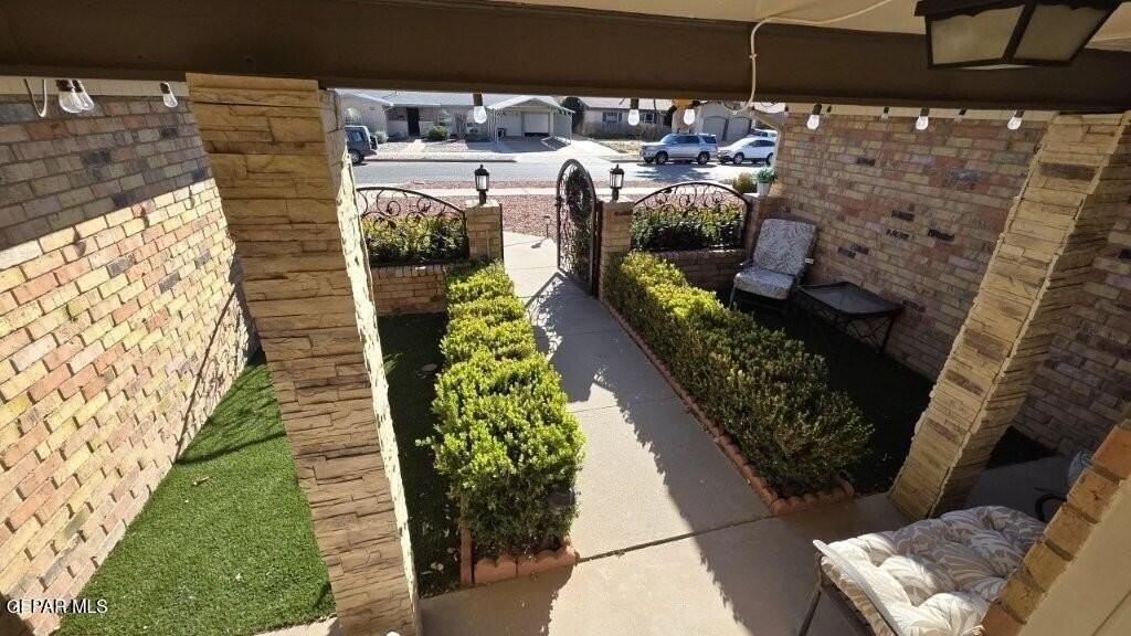 10557 Breezeway Ave - Photo 7 of 9