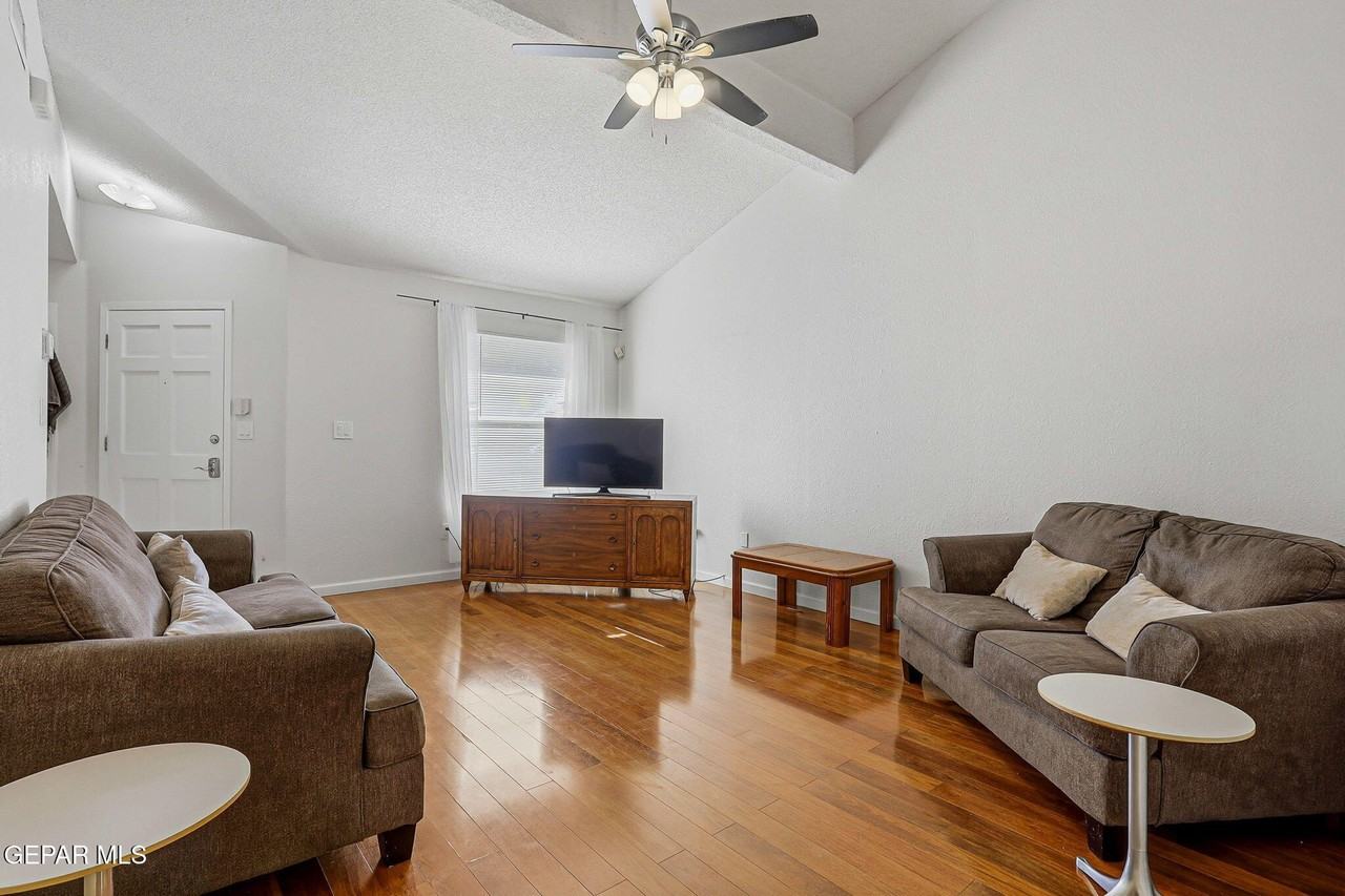 11429 Chickasaw Dr - Photo 2 of 21