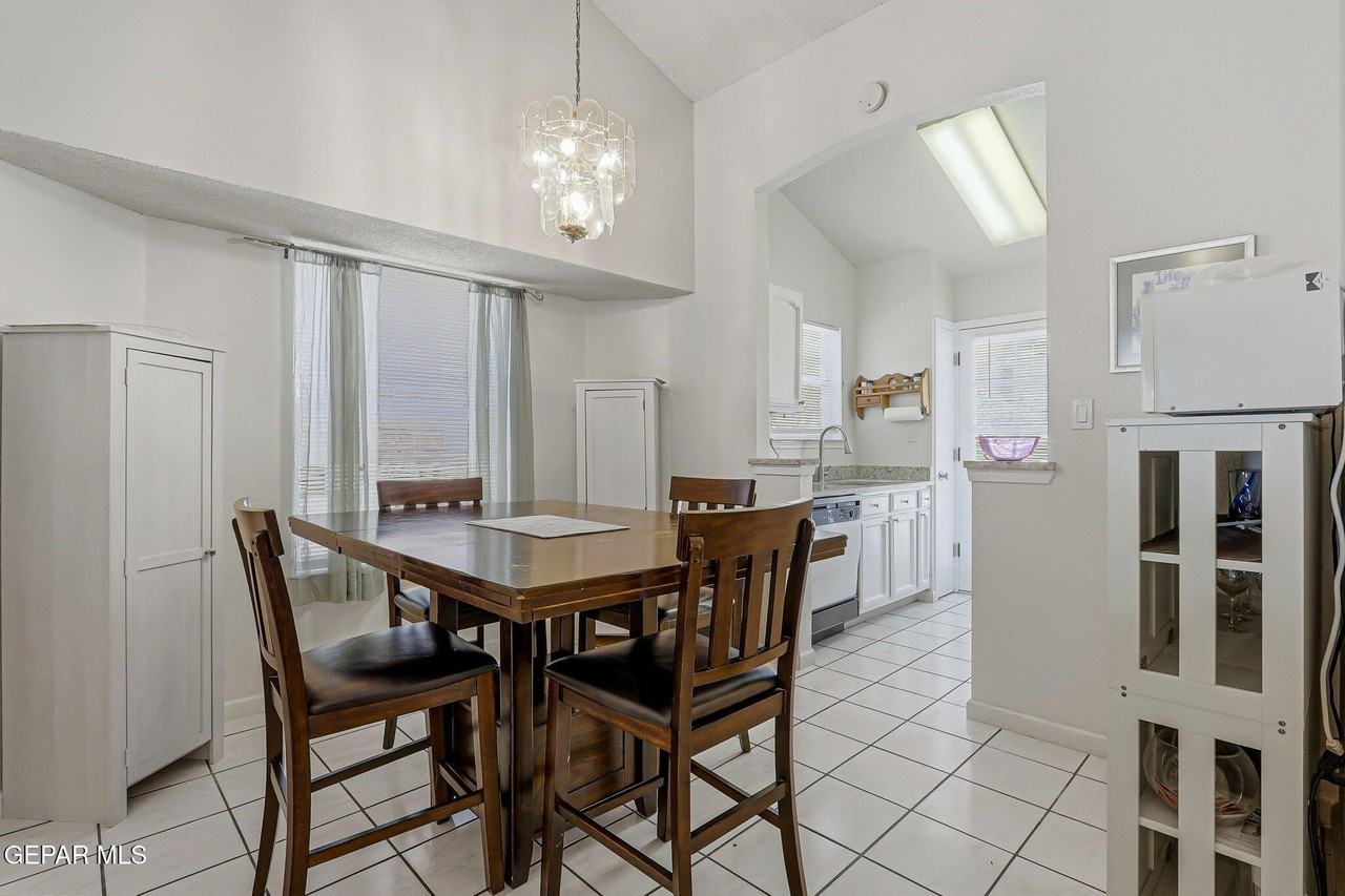 11429 Chickasaw Dr - Photo 3 of 21