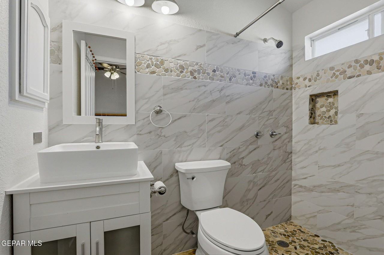 11429 Chickasaw Dr - Photo 5 of 21