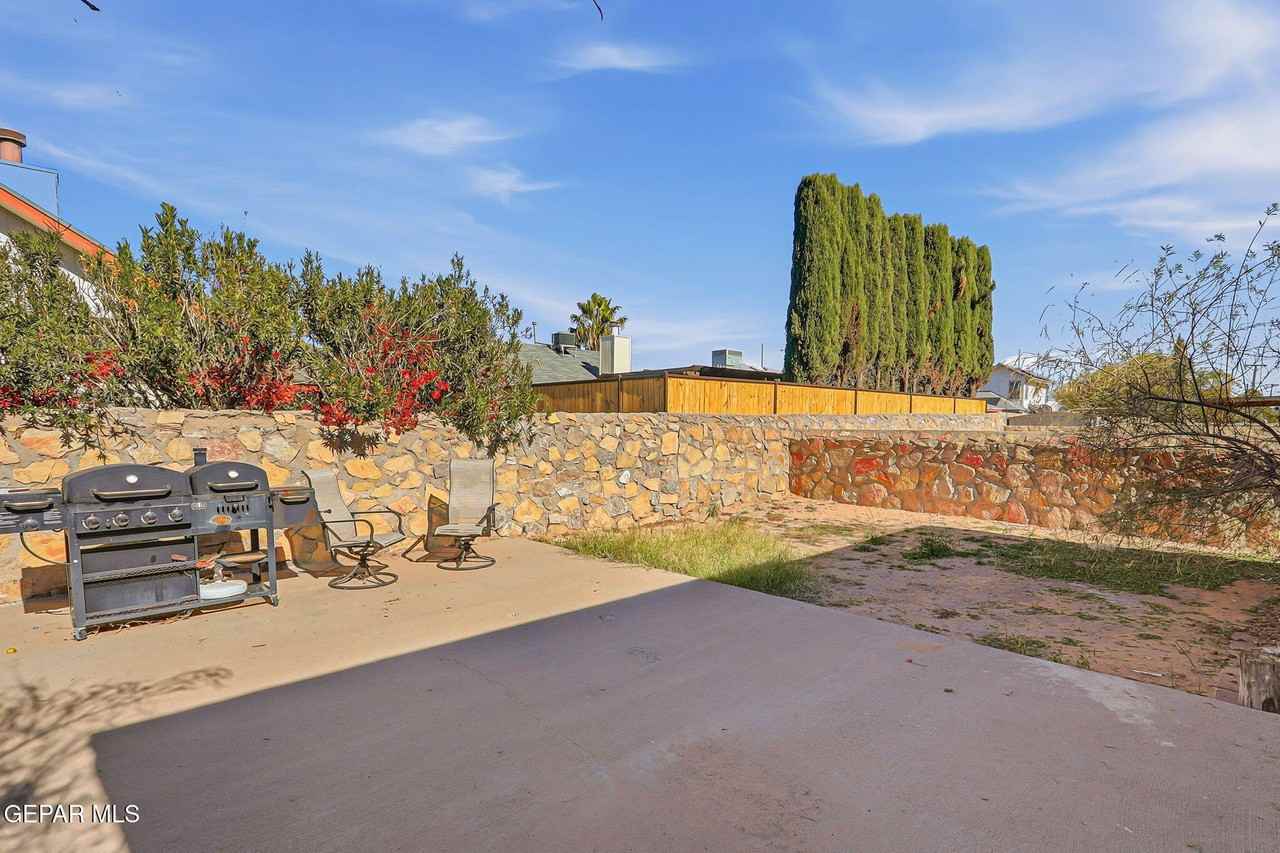 11429 Chickasaw Dr - Photo 6 of 21