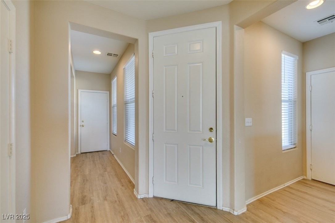 5768 Mammoth Mountain St - Photo 4 of 39