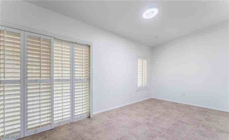 2505 Indigo Valley St - Photo 4 of 35