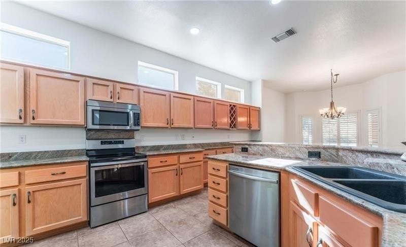 2505 Indigo Valley St - Photo 7 of 35