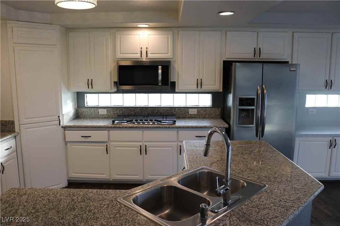 3733 Deer Flats St - Photo 3 of 44