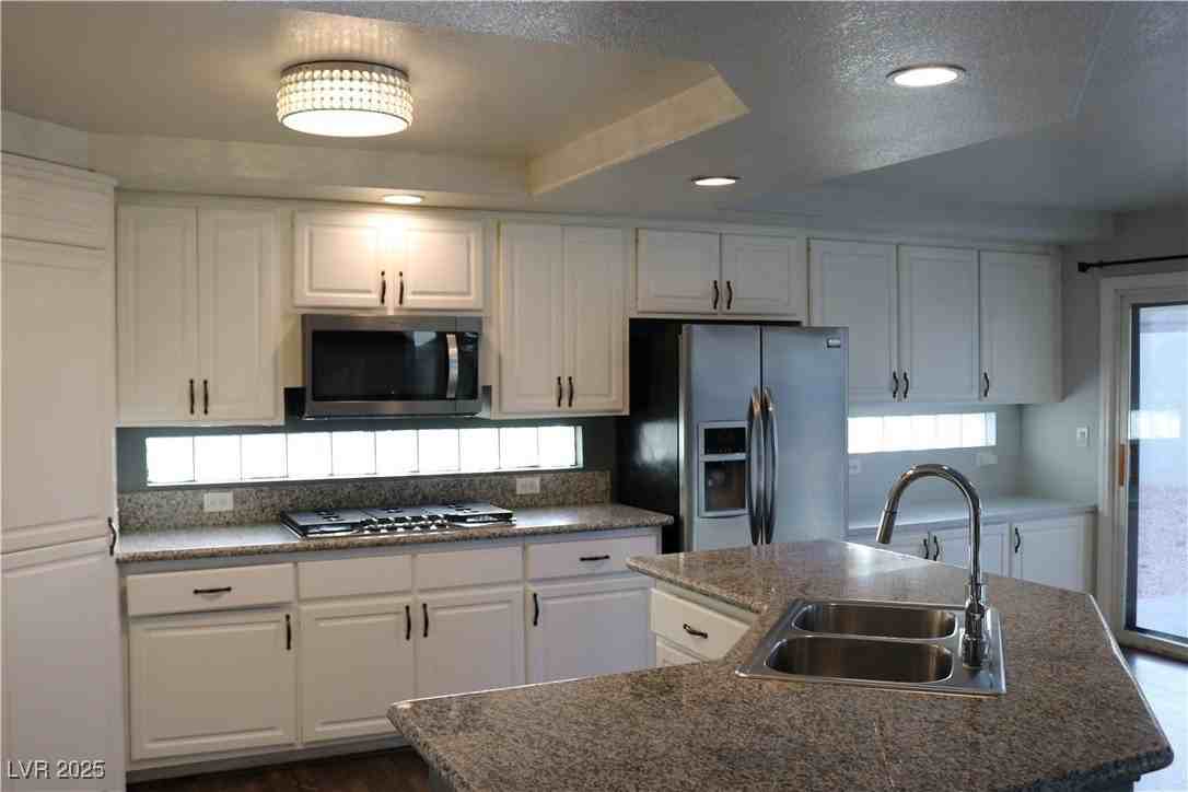 3733 Deer Flats St - Photo 6 of 44