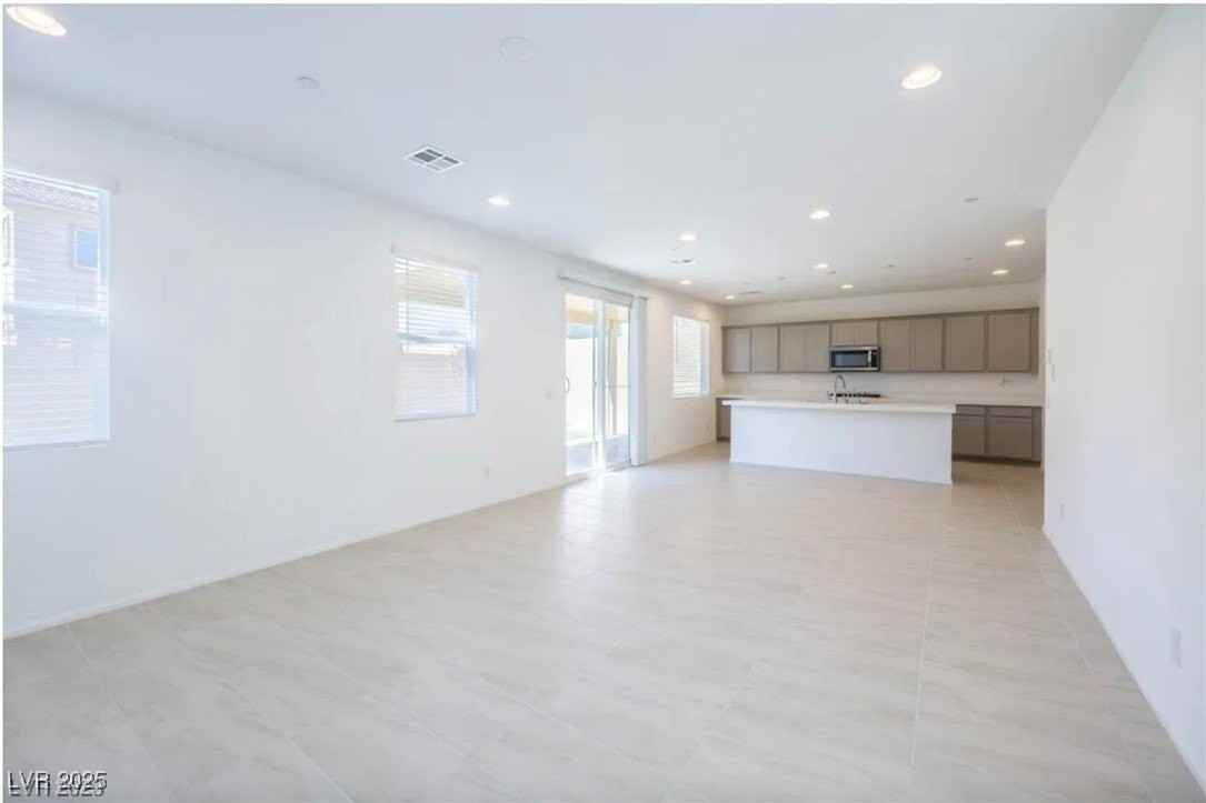 10407 Sadie Blake Ave - Photo 5 of 25