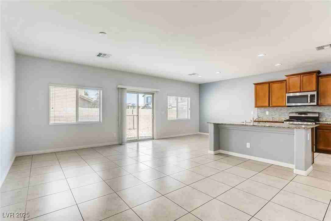 6828 Majestic Palm Dr - Photo 5 of 28