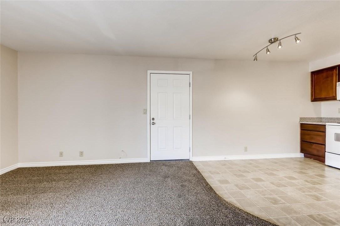 5224 River Glen Dr #446 - Photo 4 of 28