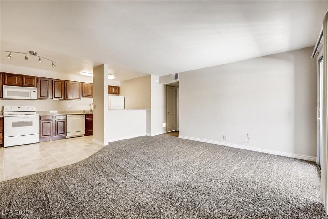 5224 River Glen Dr #446 - Photo 6 of 28