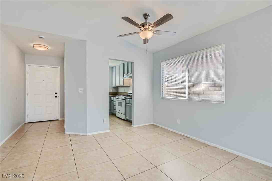 7698 Barbican Ct - Photo 5 of 22