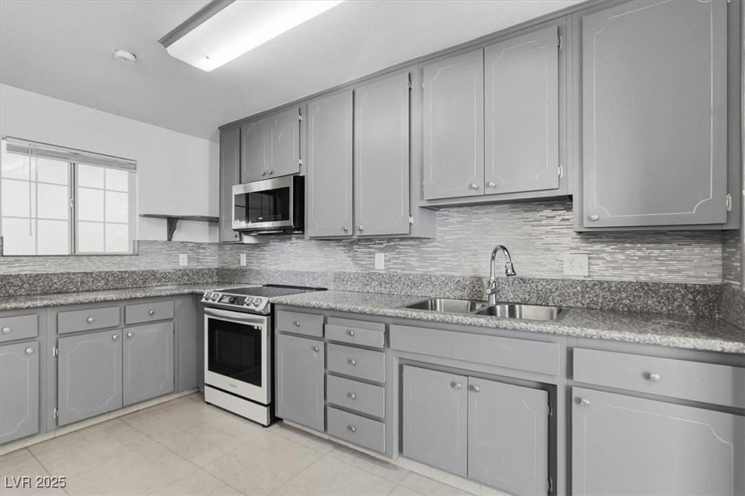 3760 Briarwood Ave - Photo 6 of 20