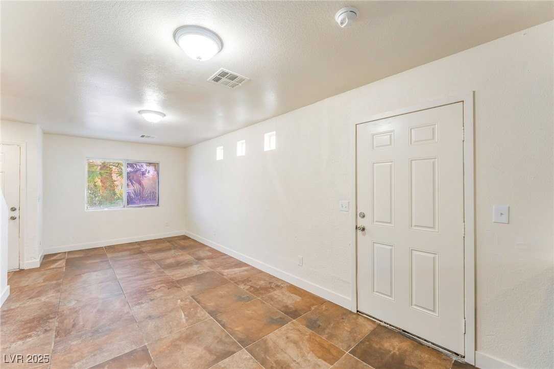 4706 Pinon Pointe Rd - Photo 4 of 20