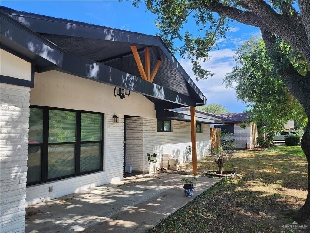 1420 S 15th Ave - Photo 2 of 25