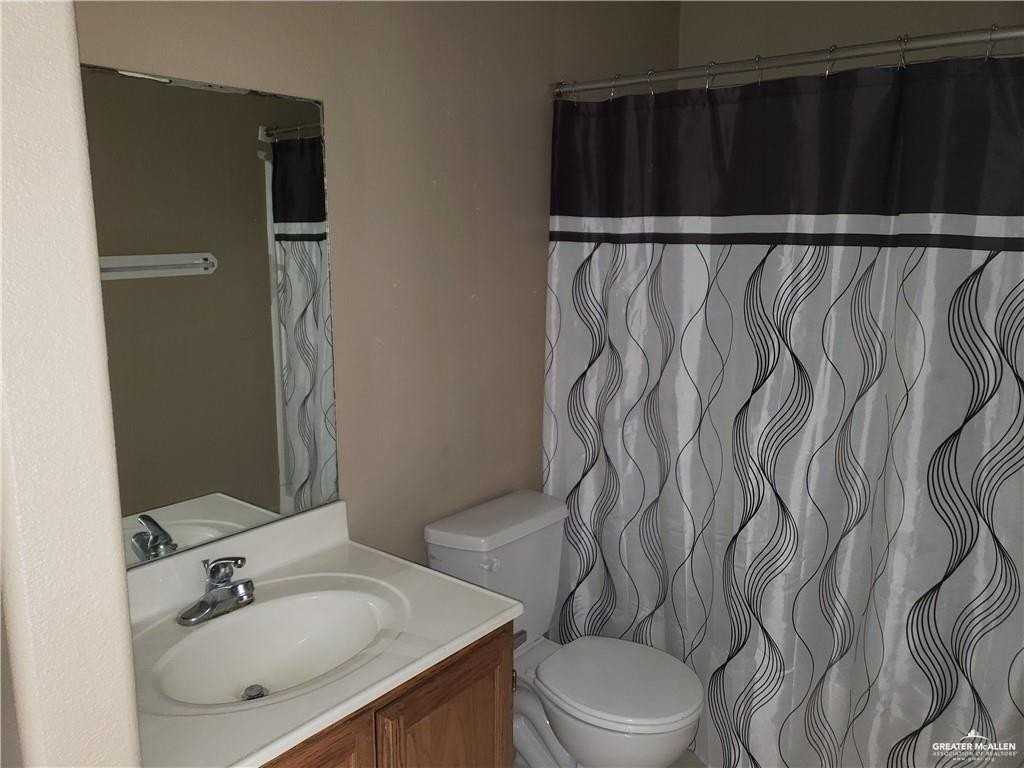 4416 Thunderbird Ave - Photo 5 of 8