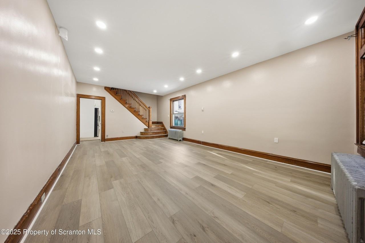 1312 N Washington Ave ## 14 - Photo 3 of 22