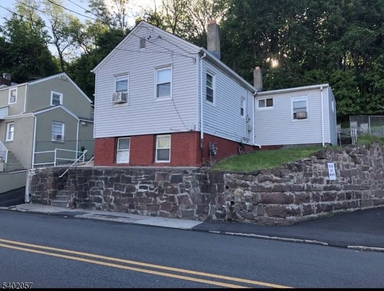 122 N 8th St - Photo 3 of 3