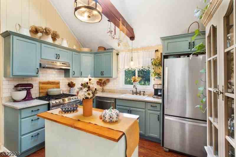 18 Muscotah Rd - Photo 3 of 31