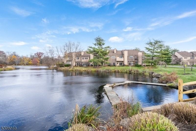 1 Avery Ct - Photo 3 of 45