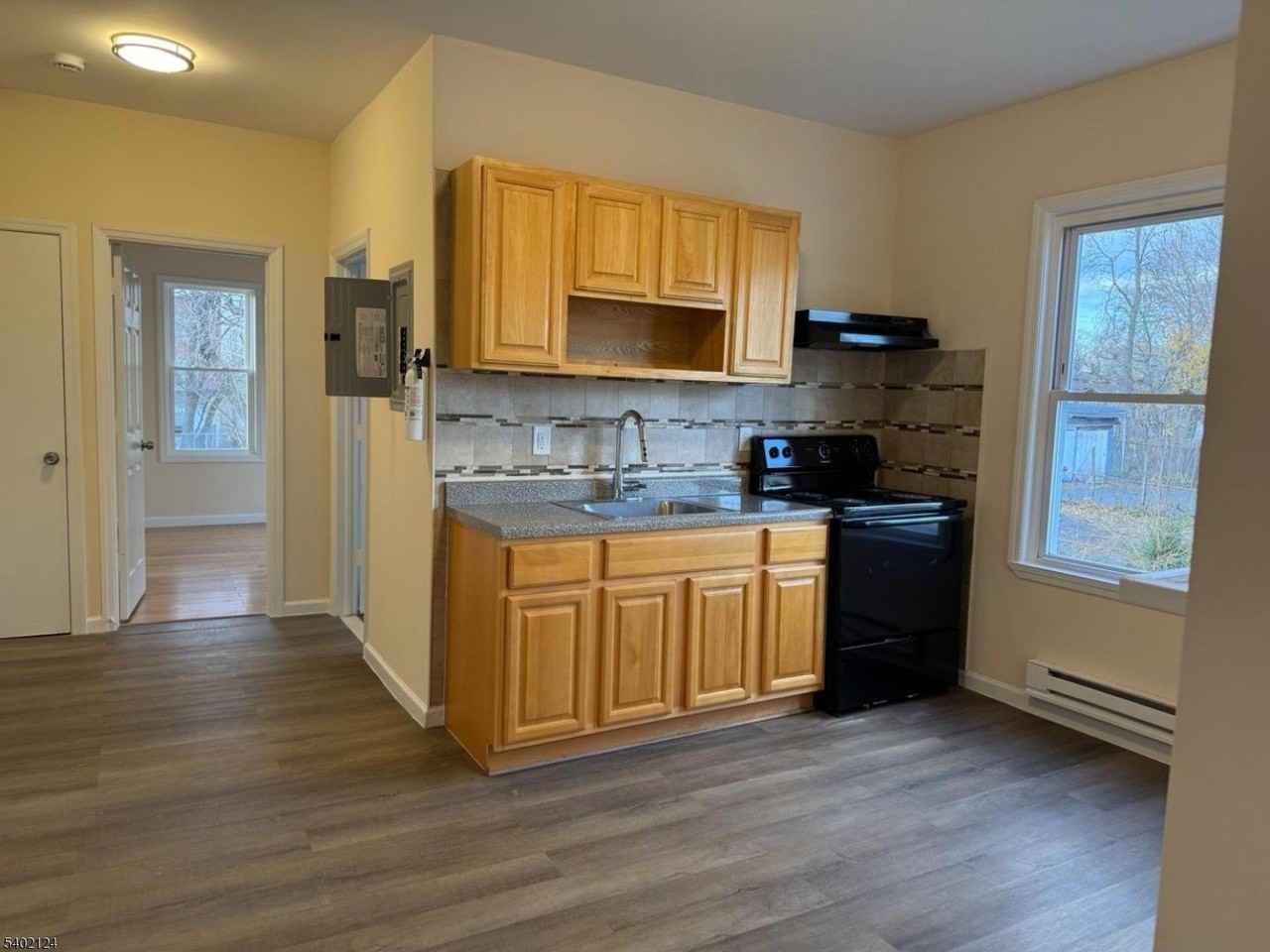 179 22nd St #4 - Photo 7 of 15