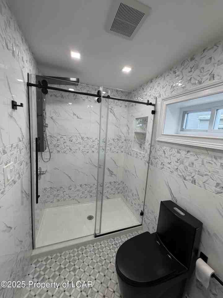 1144 Academy St - Photo 6 of 10