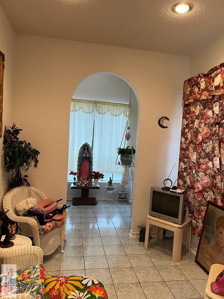 30731 Saint Francis Ave - Photo 3 of 9