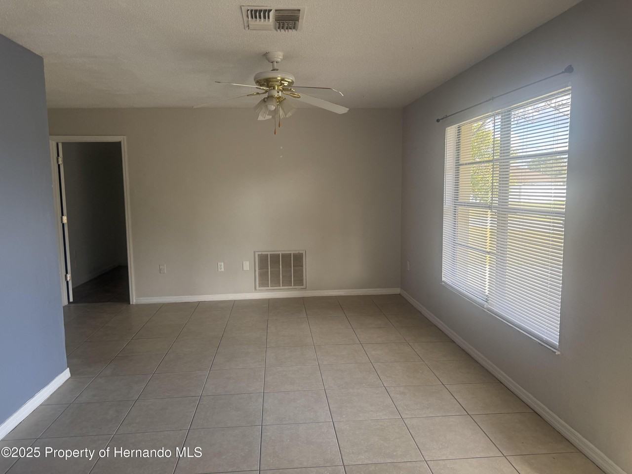 5331 Pierpoint Ave - Photo 5 of 14