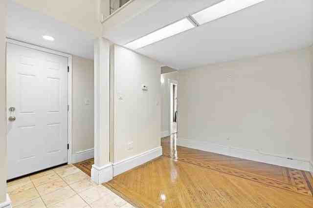 910 Hudson St #3 - Photo 6 of 14