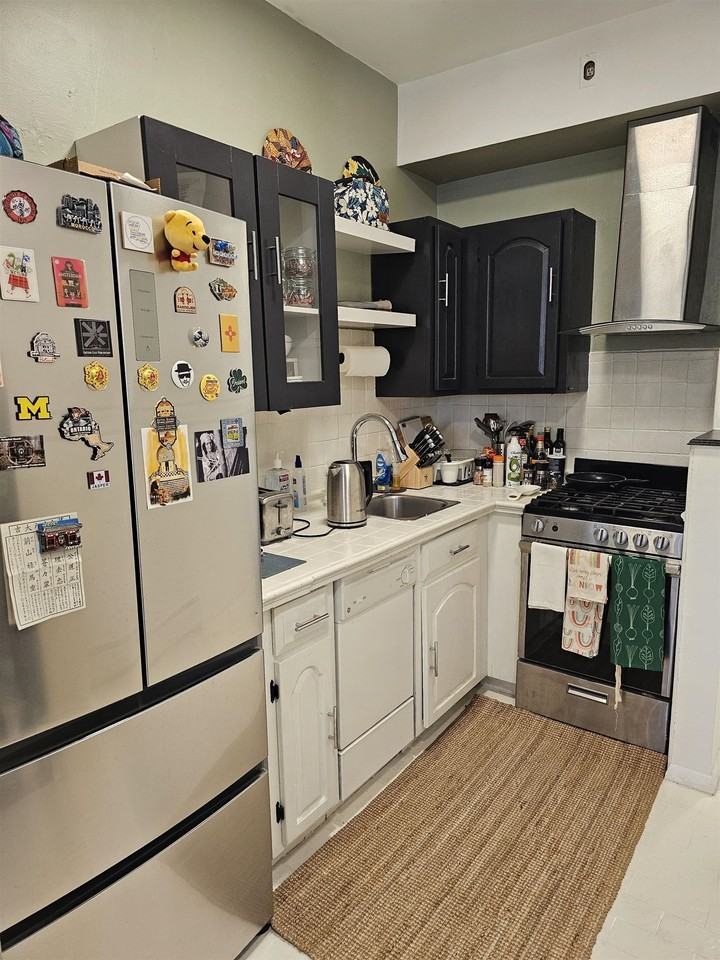 372 2nd St #3L - Photo 5 of 9