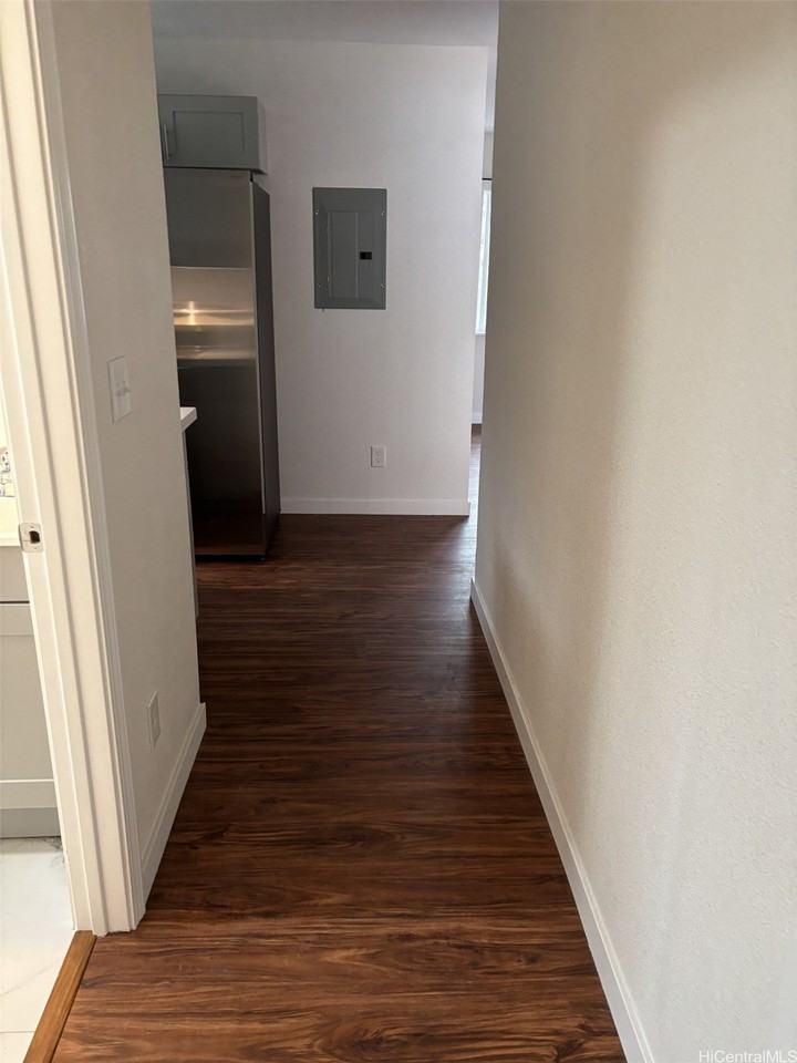 1645 Kamehameha Iv Rd Apt A - Photo 3 of 10