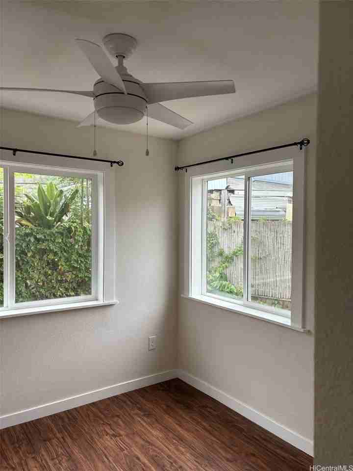 1645 Kamehameha Iv Rd Apt A - Photo 4 of 10