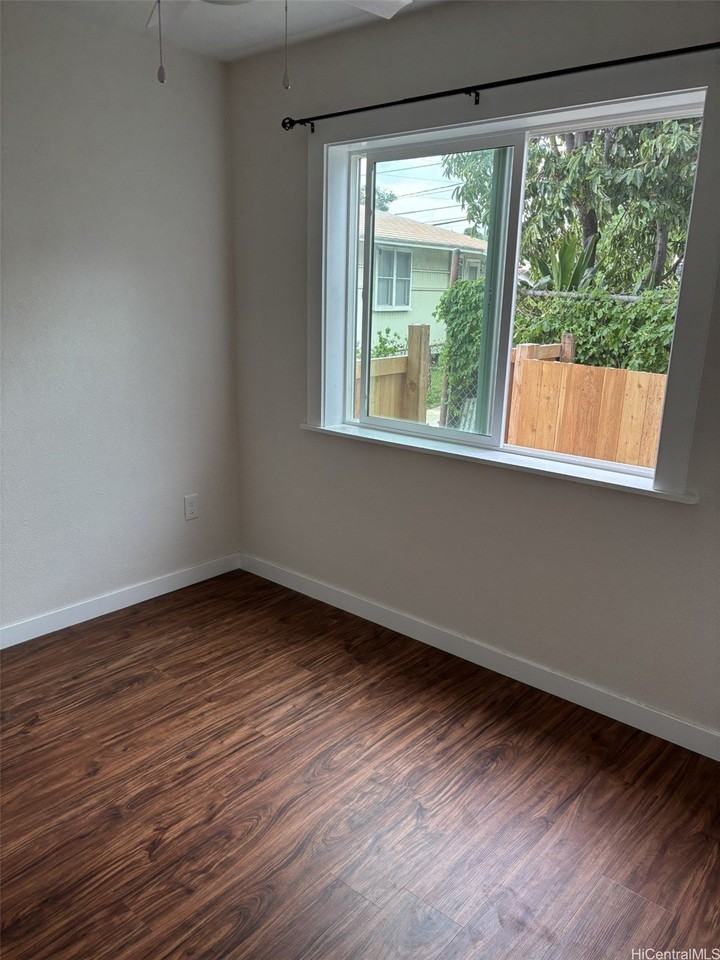 1645 Kamehameha Iv Rd Apt A - Photo 6 of 10