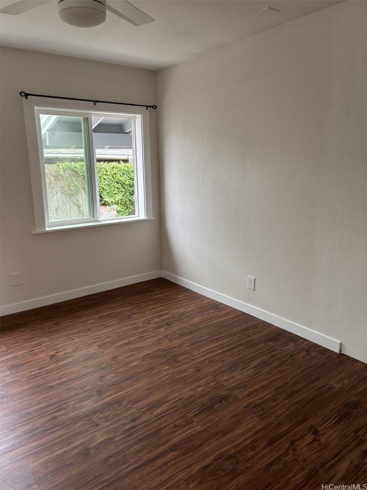 1645 Kamehameha Iv Rd Apt A - Photo 7 of 10