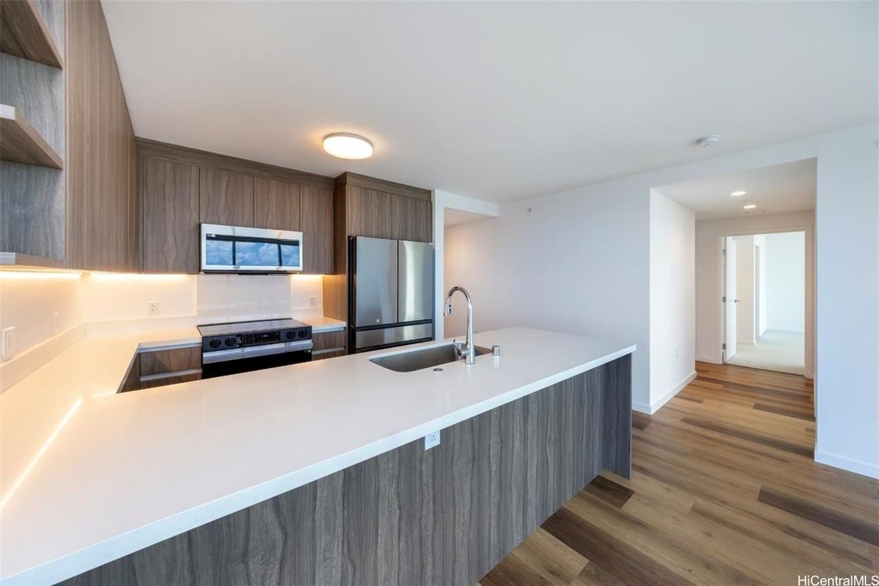 1500 Rycroft St Apt 4119r #4119R - Photo 5 of 20