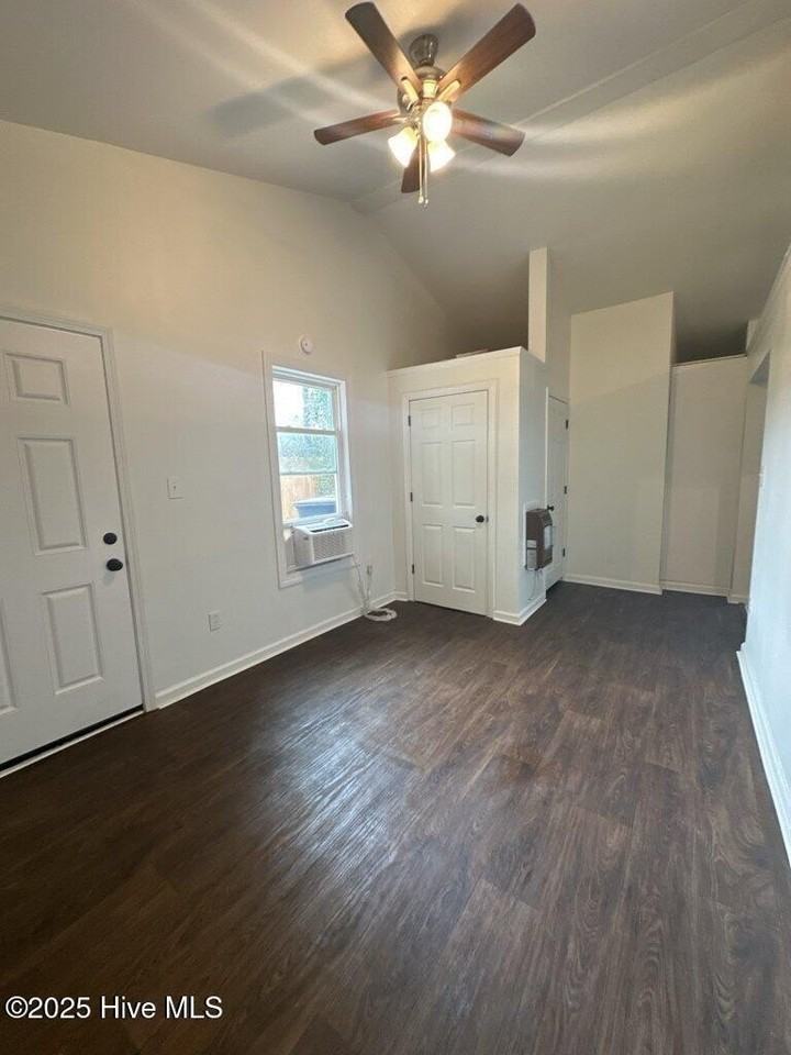 133 Preston Rd Unit C #C - Photo 3 of 10