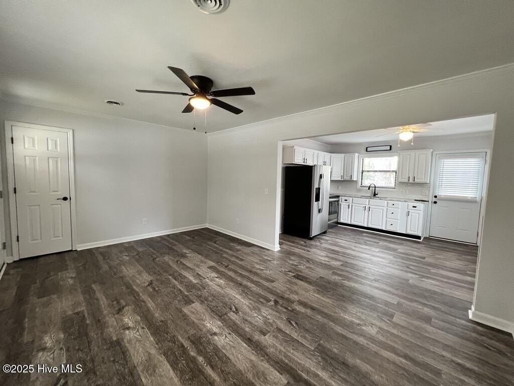 1003 Mcrae St - Photo 3 of 12