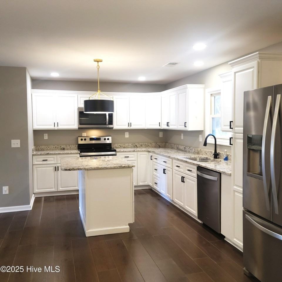 1604 Crest Dr - Photo 7 of 50