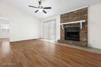 1949 Rolling Ridge Dr - Photo 3 of 14