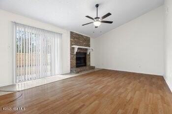 1949 Rolling Ridge Dr - Photo 4 of 14