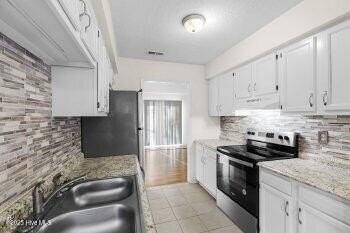 1949 Rolling Ridge Dr - Photo 6 of 14