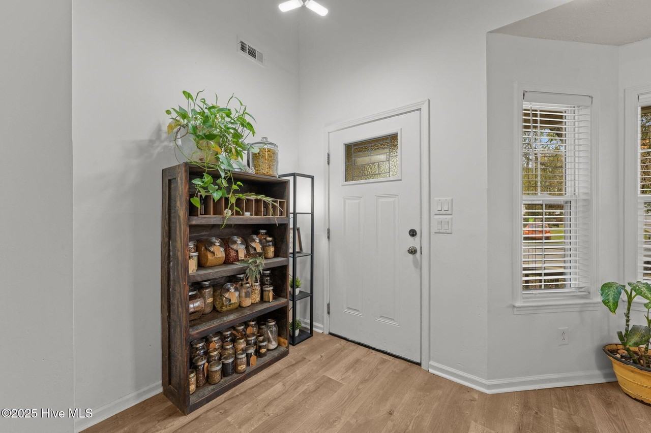 217 Attmore Dr - Photo 2 of 23