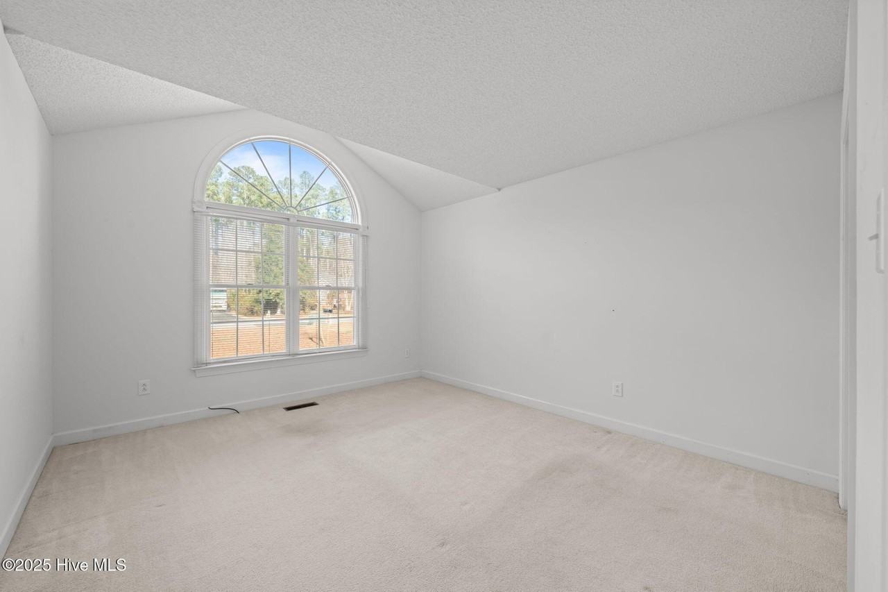 122 Saint Andrews Cir - Photo 6 of 35