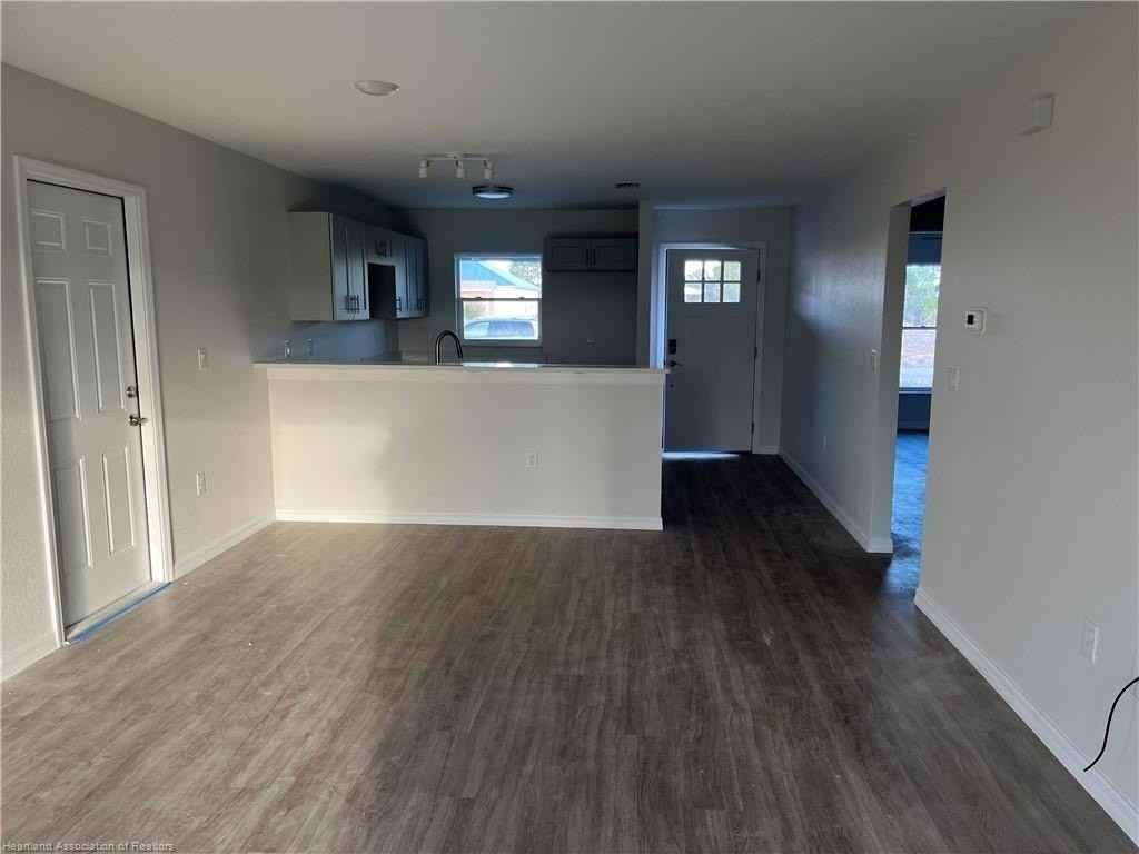 6816 San Benito Dr - Photo 3 of 9