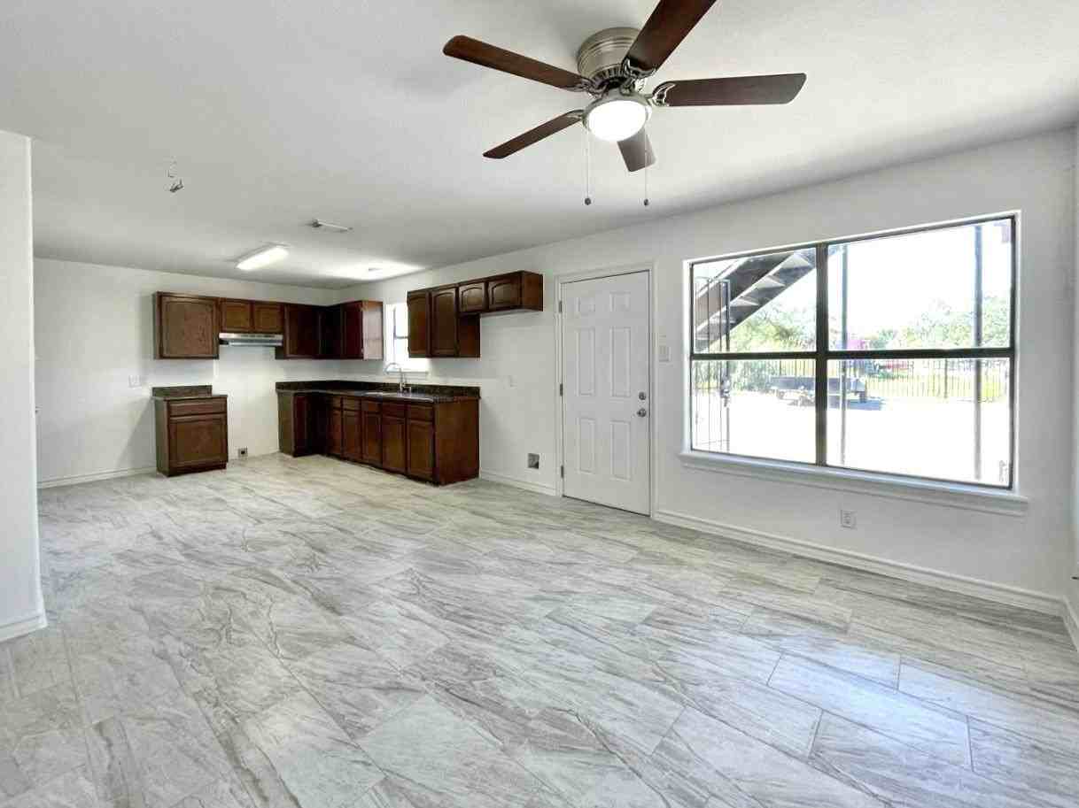 201 Masterson Rd - Photo 3 of 11