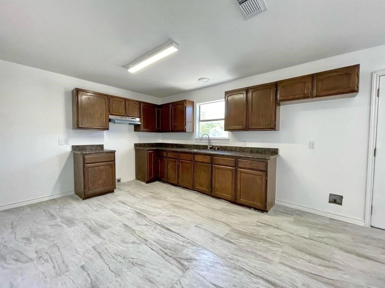 201 Masterson Rd - Photo 5 of 11