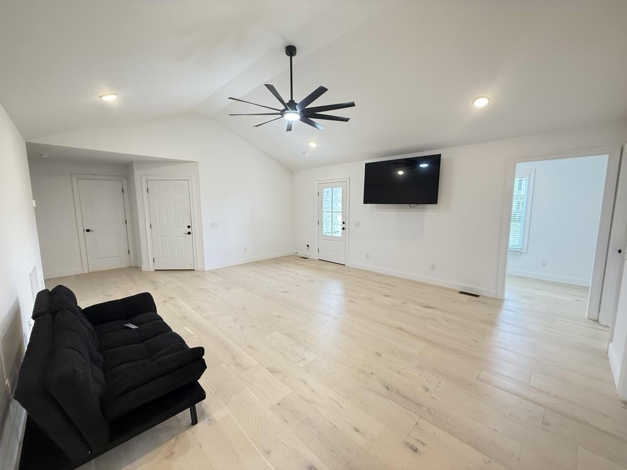 46 Caden Ln - Photo 6 of 37