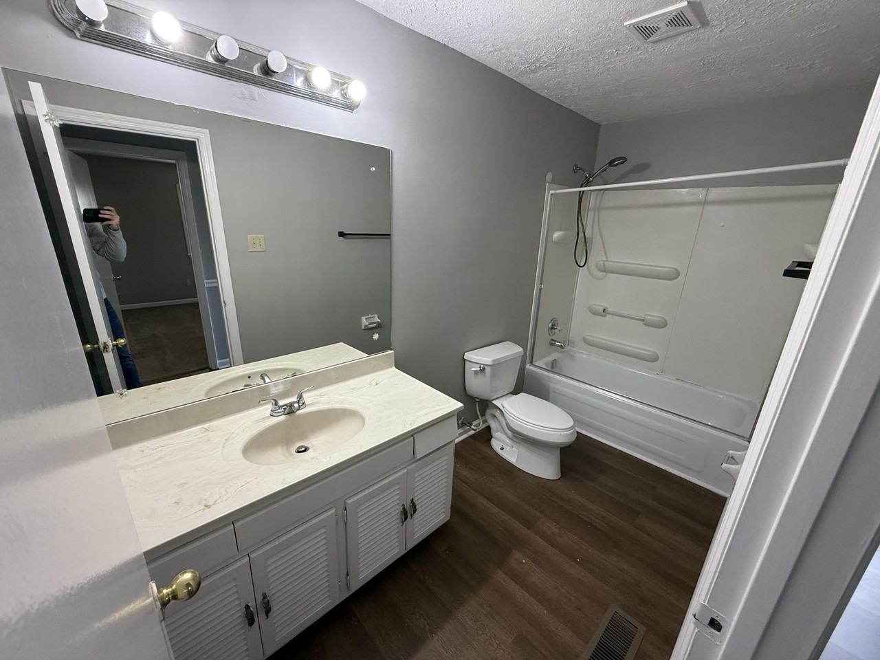 2801 Winter Gdn Unit B #B - Photo 7 of 11