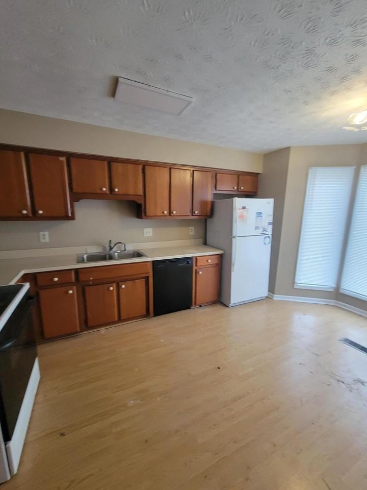 500 Orchard Dr - Photo 3 of 8