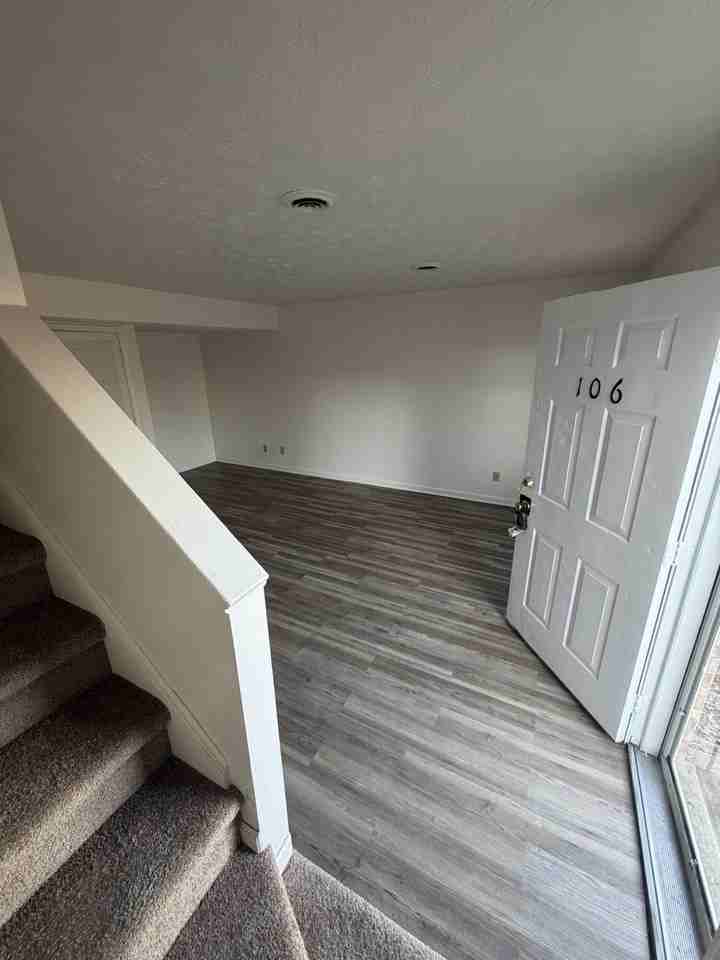 106 Heritage Dr - Photo 2 of 17