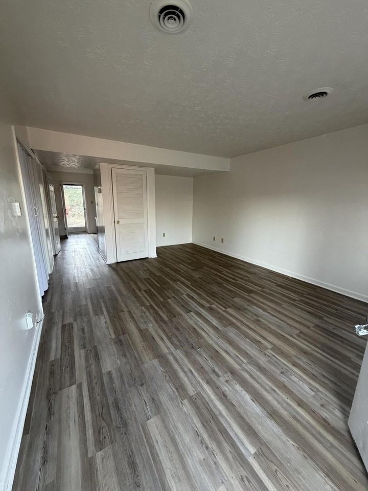 106 Heritage Dr - Photo 3 of 17